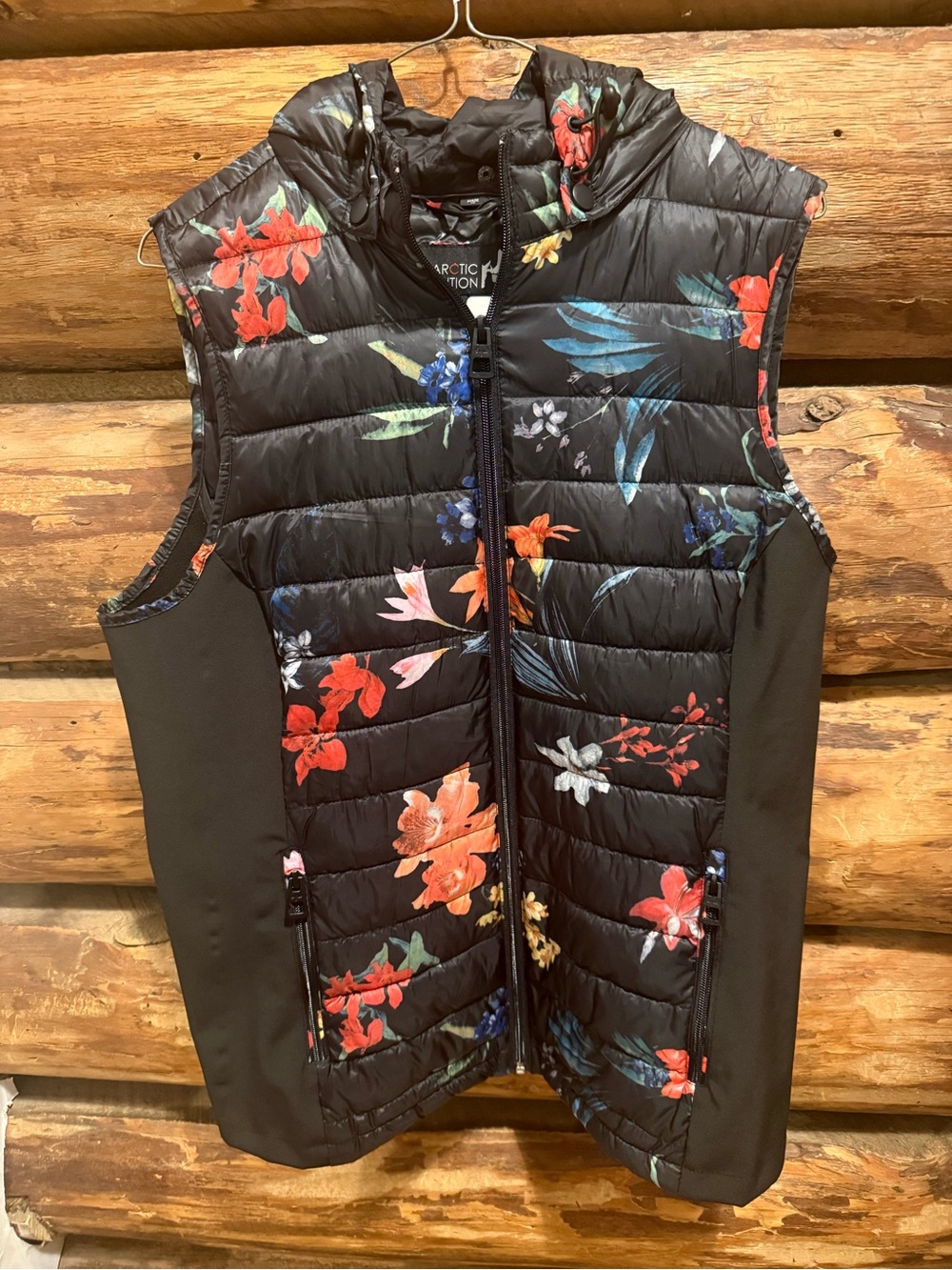 🌸NWOT Arctic Expedition M Quilted Floral Puffer Vest Black w: Multicolor Flowers